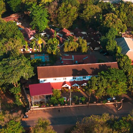 Keys Hotel Moshi Buitenkant foto