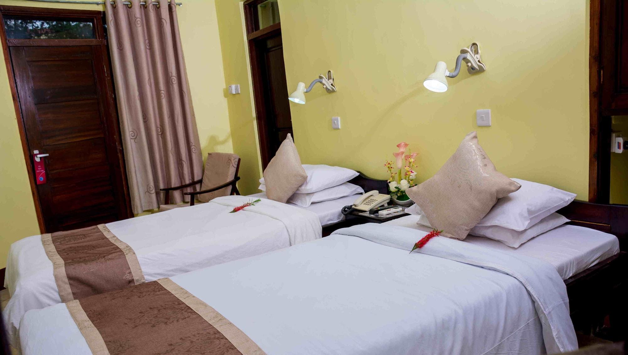 Keys Hotel Moshi Buitenkant foto