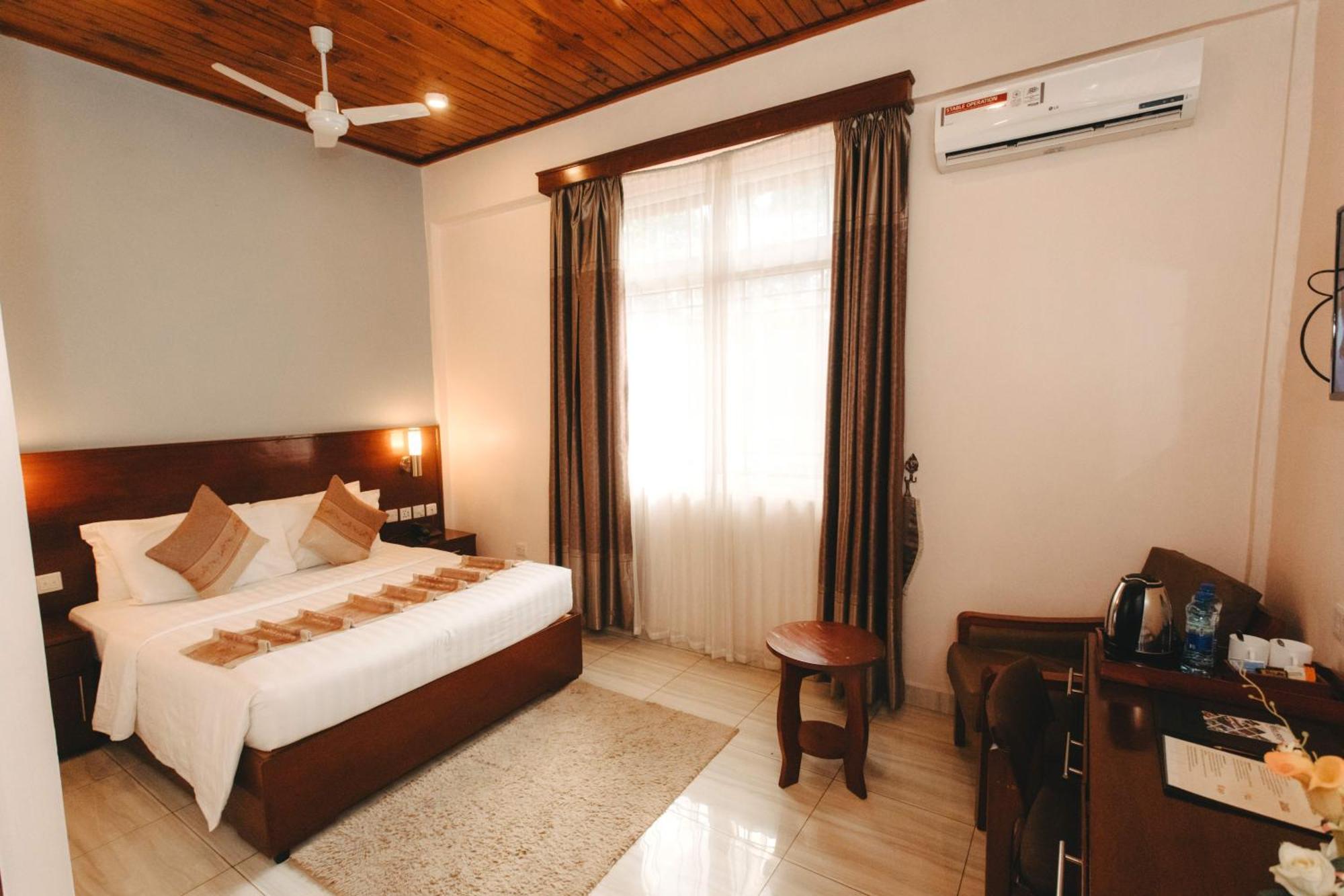 Keys Hotel Moshi Buitenkant foto