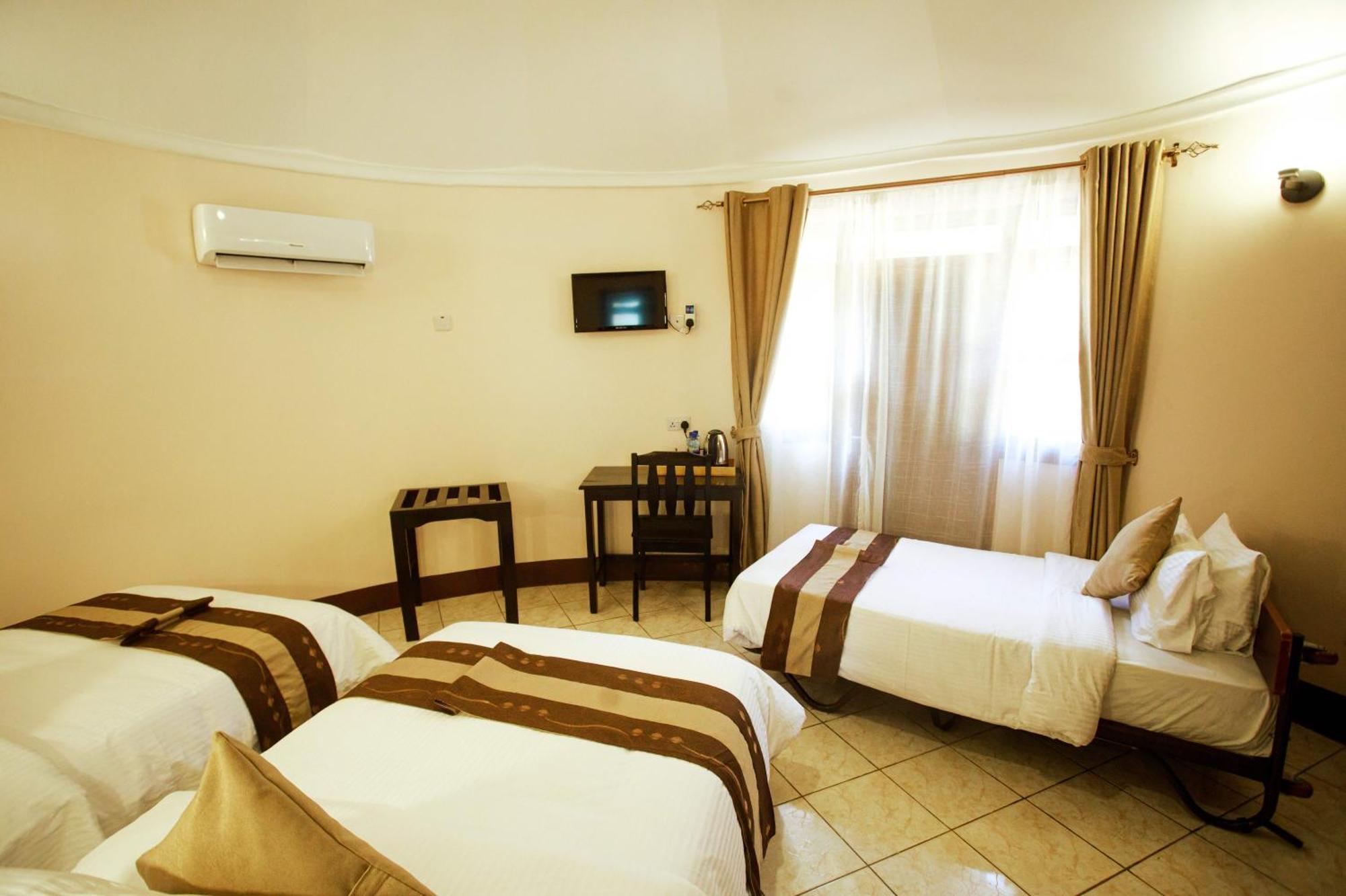 Keys Hotel Moshi Buitenkant foto